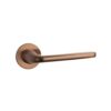 Add a modern edge with the Hiacynta handle in PVD Copper. Ideal for luxury interiors and premium indoor spaces.